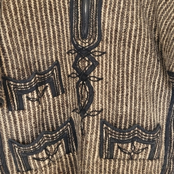 Vintage Lined Wool Cape - Picture 8 of 9